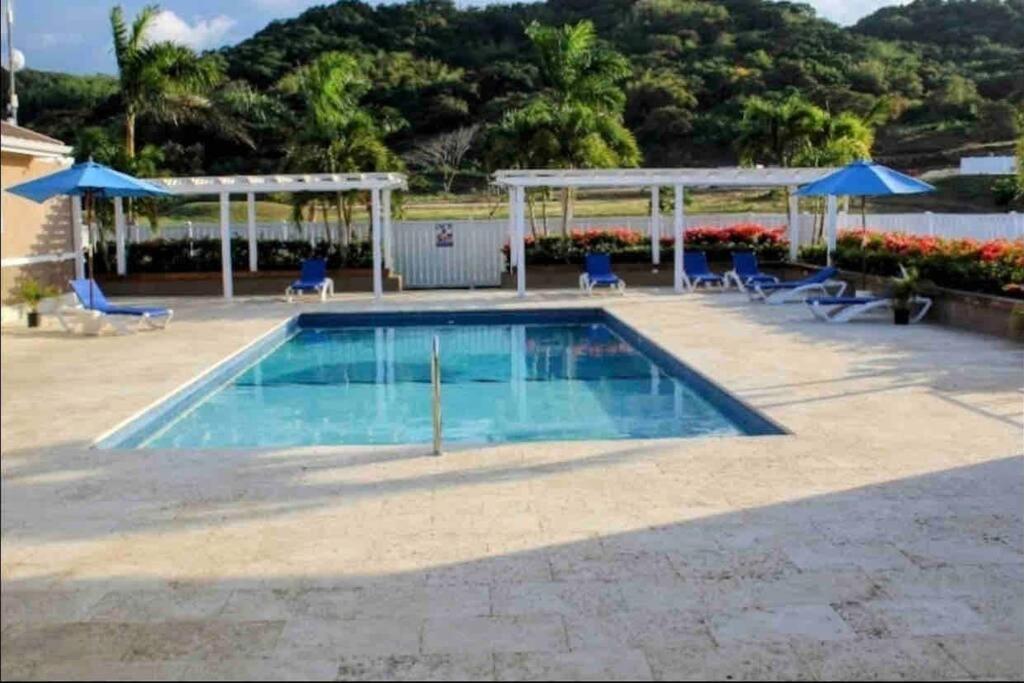 Natalia'S Sweet Oasis Apartment Lucea Exterior photo